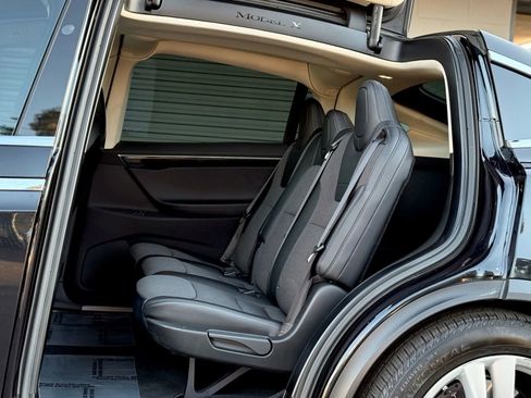 Used 2016 Tesla Model X 75D image 17