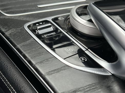 Used 2019 Mercedes-Benz GLC 300 4MATIC image 30