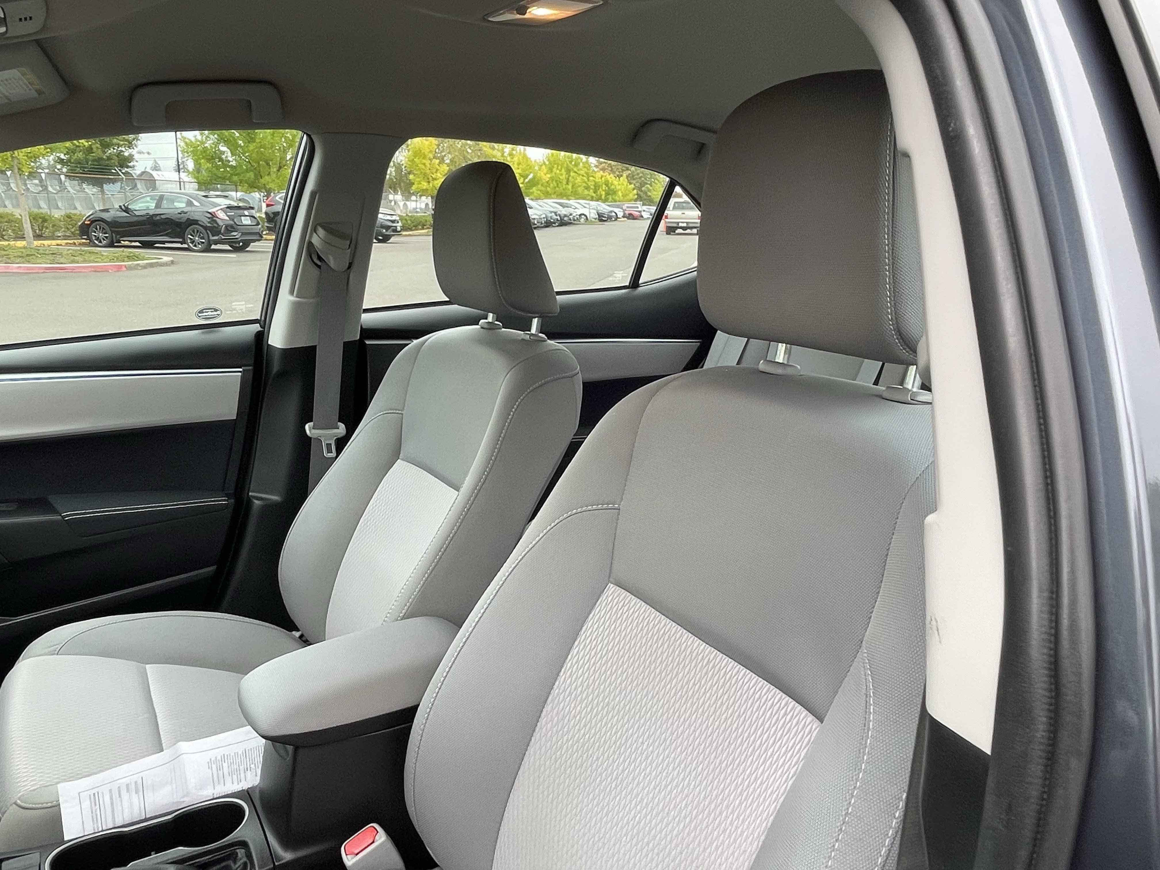 Used 2015 Toyota Corolla LE FWD image 18