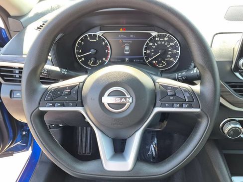 Used 2025 Nissan Altima 2.5 SV AWD/4WD image 20
