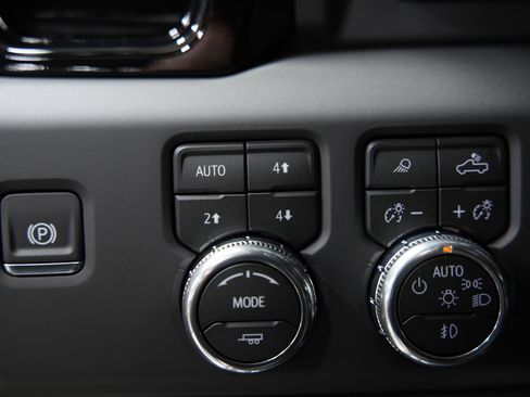 New 2026 GMC Sierra 2500 AT4 w/ AT4 Premium Plus Package AWD/4WD image 30