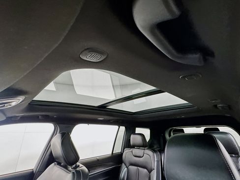 Used 2024 Jeep Grand Cherokee L Limited w/ Luxury Tech Group II image 5