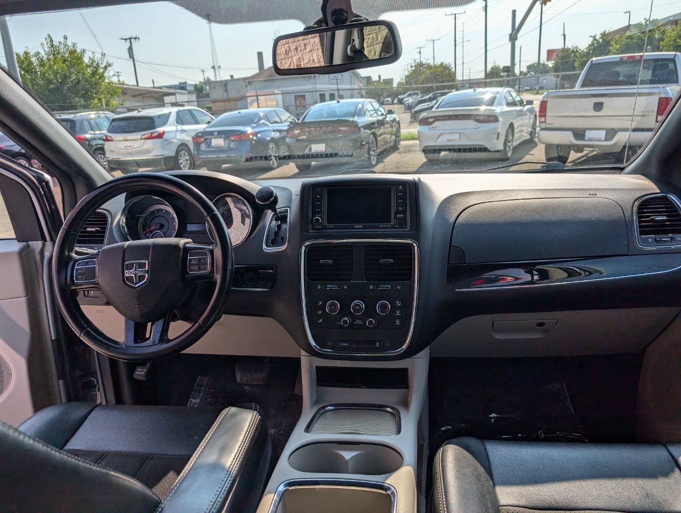 Used 2020 Dodge Grand Caravan SXT FWD image 14