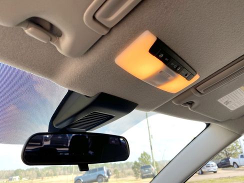 Used 2023 Nissan Kicks SV image 24