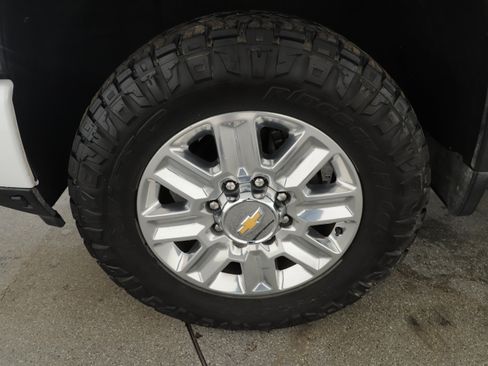 Used 2024 Chevrolet Silverado 3500 High Country w/ Technology Package image 10