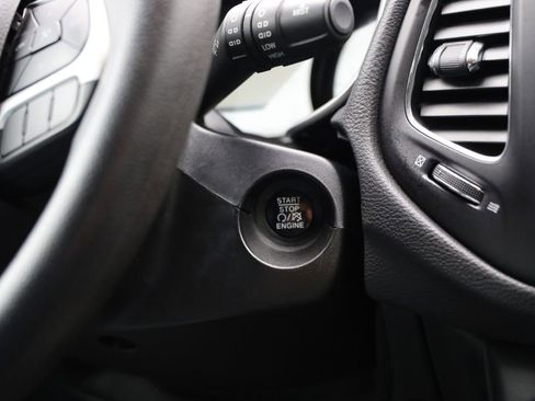 Used 2018 Jeep Compass Sport image 23