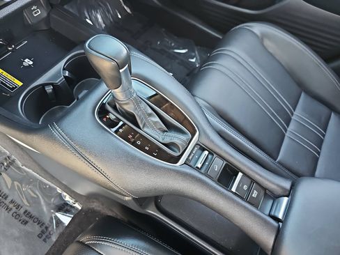 Used 2024 Honda HR-V EX-L image 23