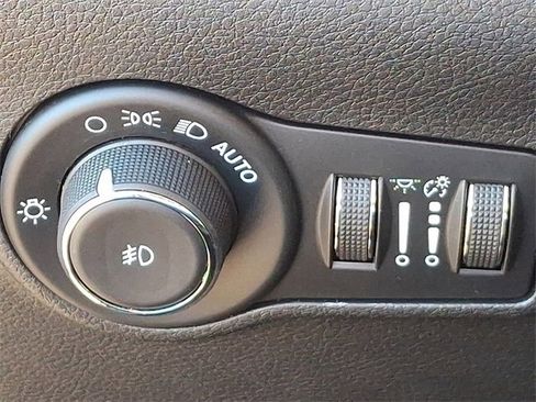 Used 2024 Jeep Compass Trailhawk w/ Trailhawk Elite Group image 23