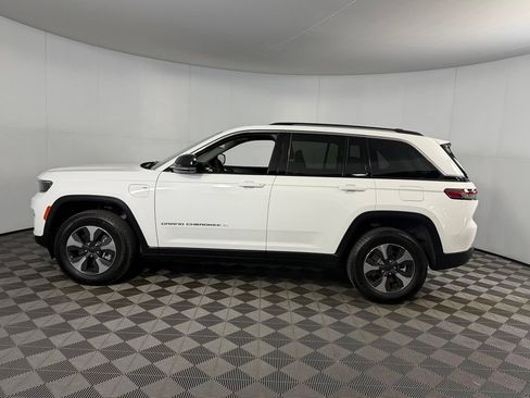 Used 2023 Jeep Grand Cherokee 4WD 4xe w/ Luxury Tech Group II image 12