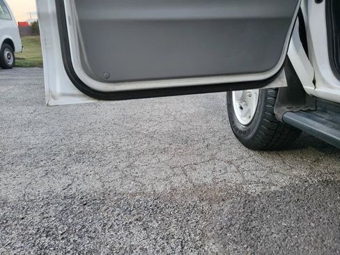 Used 2008 Ford E-350 and Econoline 350 Extended Super Duty RWD image 23