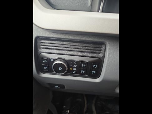 New 2025 Ford F250 XLT w/ Black Appearance Package image 39