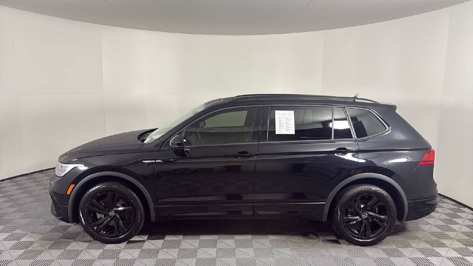 Certified 2024 Volkswagen Tiguan SE R-Line FWD image 12
