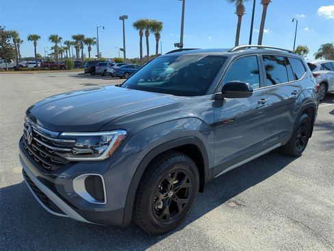 New 2026 Volkswagen Atlas Peak Edition image 14