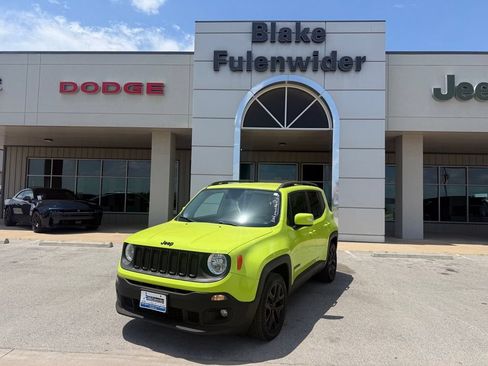 Used 2017 Jeep Renegade Altitude FWD image 1