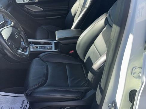 Used 2020 Ford Explorer ST w/ ST Street Pack image 18