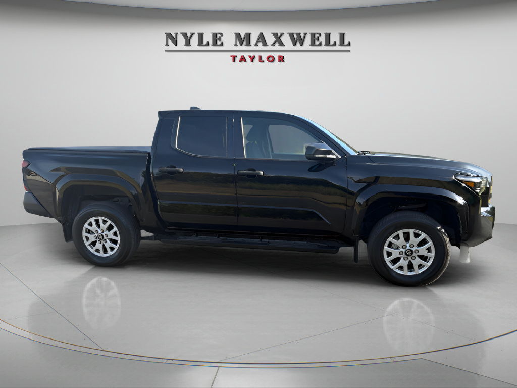 Used 2024 Toyota Tacoma SR AWD/4WD image 2