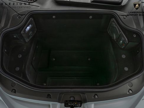 Used 2024 Lamborghini Revuelto image 12