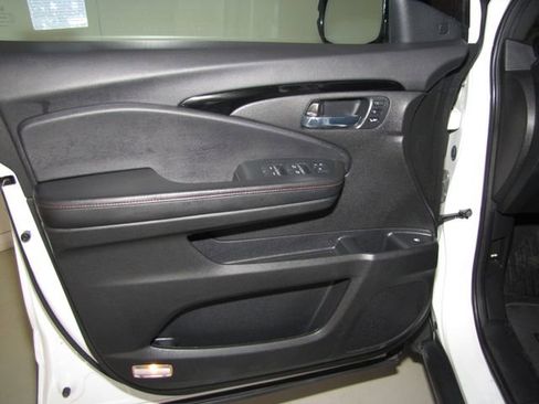 Certified 2023 Honda Ridgeline Black Edition image 11