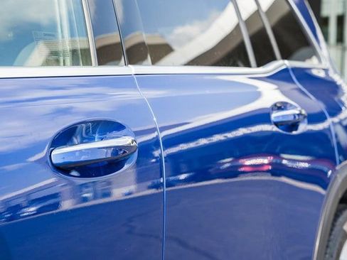 New 2025 Mercedes-Benz GLB 250 4MATIC image 17