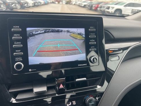 Used 2024 Toyota Camry SE image 12