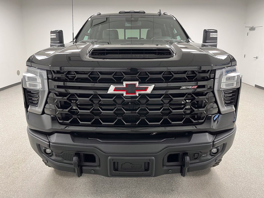 Used 2025 Chevrolet Silverado 2500 ZR2 w/ ZR2 Bison Edition AWD/4WD image 3