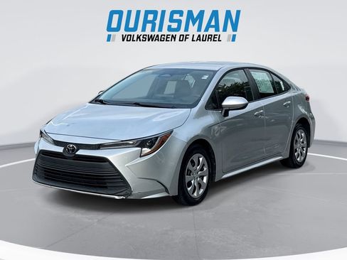 Used 2024 Toyota Corolla LE FWD image 1