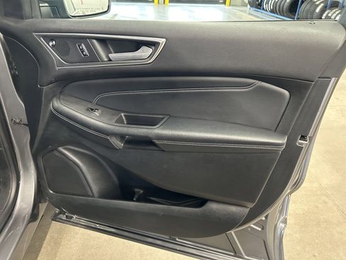 Used 2022 Ford Edge Titanium image 19