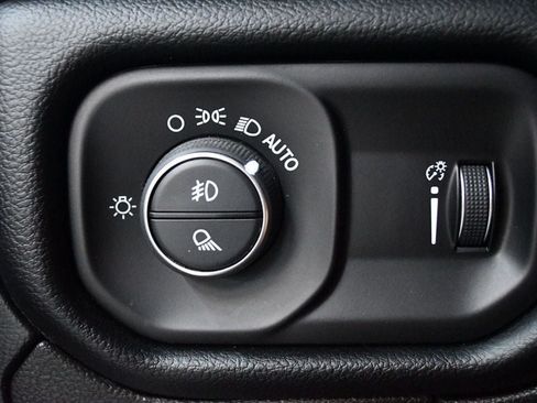 Used 2020 RAM 1500 Big Horn AWD/4WD image 68