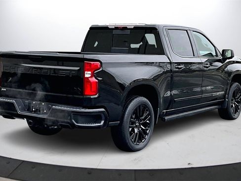 Used 2025 Chevrolet Silverado 1500 High Country w/ Midnight Edition image 9