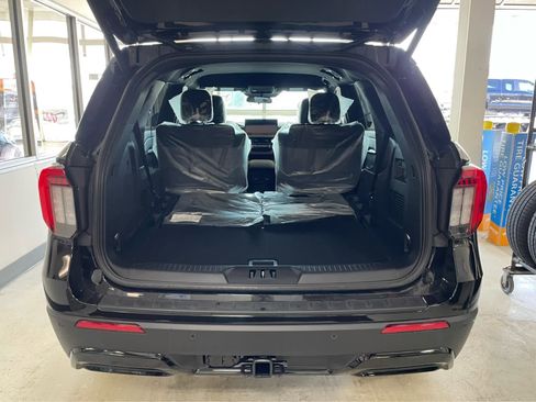 New 2026 Ford Explorer ST-Line image 25