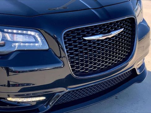 Used 2019 Chrysler 300 S w/ S Model Appearance Package image 29