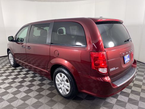 Used 2019 Dodge Grand Caravan SE w/ UConnect Hands-Free Group FWD image 7