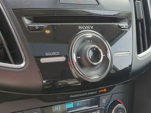 Used 2017 Ford Focus Titanium image 33