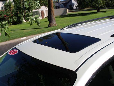 Used 2017 Toyota Sienna XLE Premium image 37