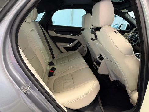 Used 2024 Jaguar XF R-Dynamic SE AWD/4WD image 24
