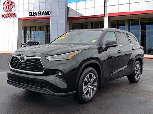 Used 2022 Toyota Highlander XLE image 5