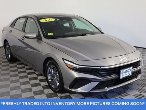 Used 2024 Hyundai Elantra SEL FWD image 1