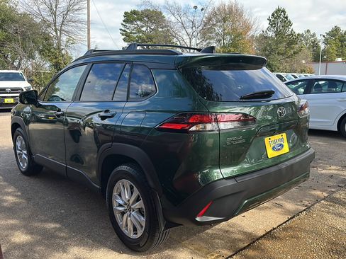 Used 2026 Toyota Corolla Cross LE image 6