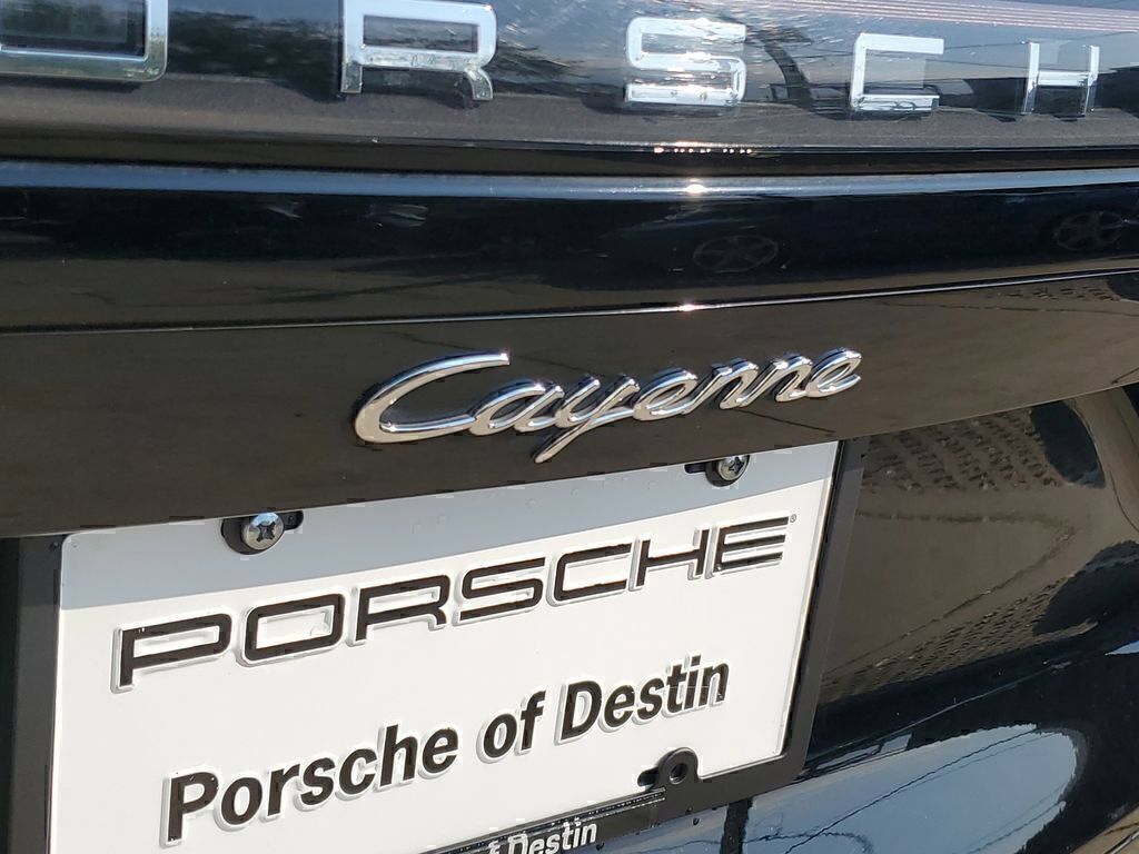 Used 2022 Porsche Cayenne AWD/4WD image 39