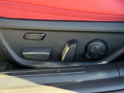 Used 2025 Genesis G70 3.3T Advanced w/ Sport Prestige Package image 28