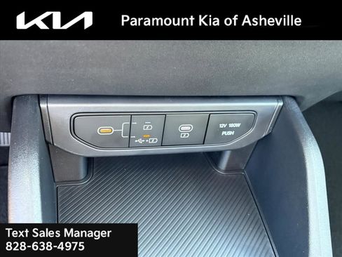 New 2025 Kia K4 LXS image 24