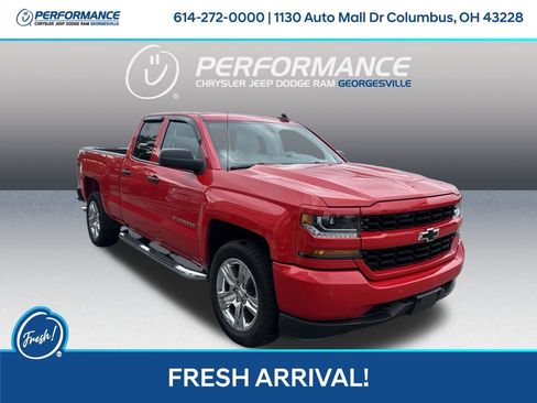 Used 2017 Chevrolet Silverado 1500 Custom w/ Custom Convenience Package AWD/4WD image 1
