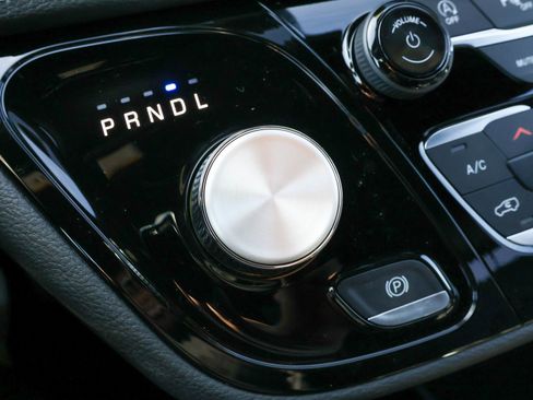 New 2026 Chrysler Pacifica Select AWD/4WD image 23