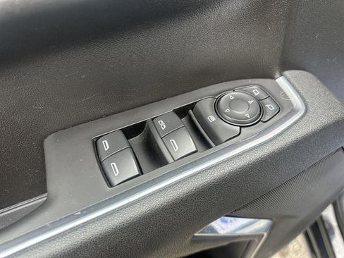 Certified 2025 Chevrolet Silverado 1500 LT AWD/4WD image 15