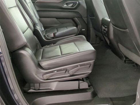 Used 2023 Chevrolet Suburban LT image 28