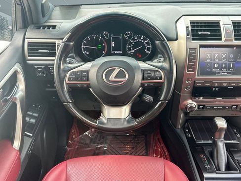 Used 2021 Lexus GX 460 Premium w/ Premium Package image 28