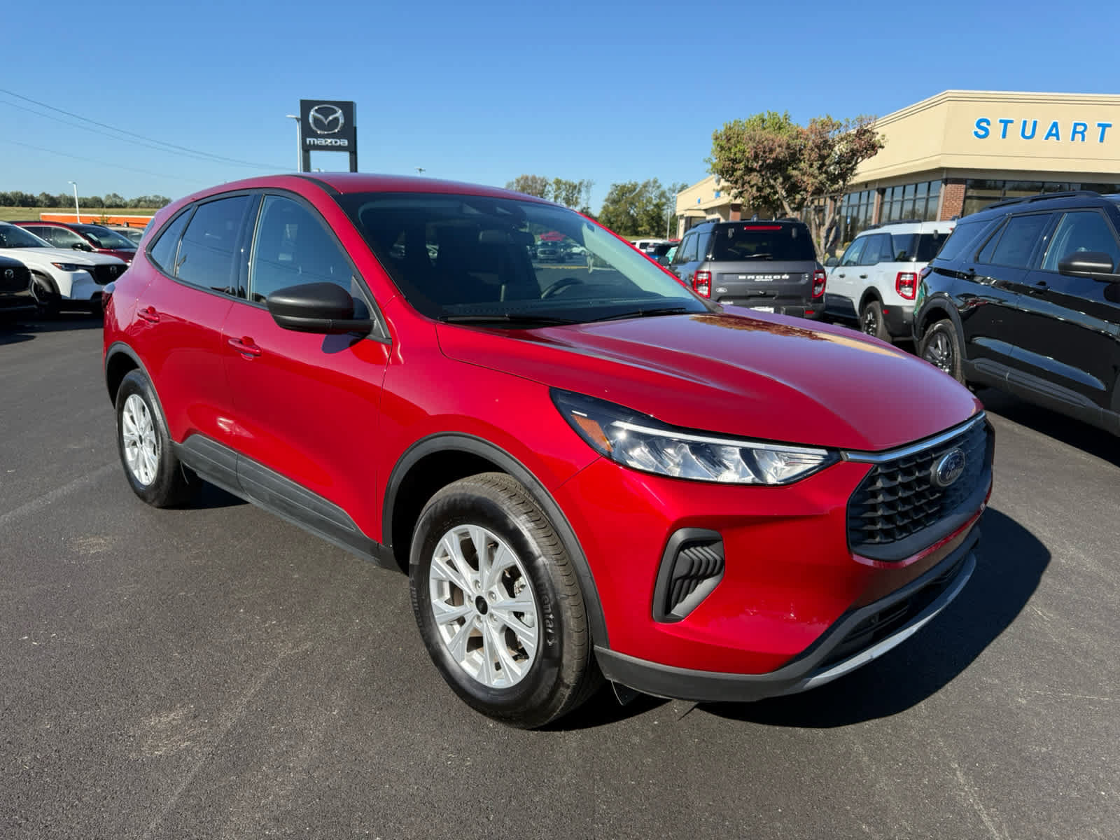 Used 2025 Ford Escape Active w/ Cold Weather Package AWD/4WD image 1