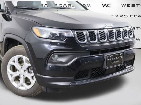 Used 2024 Jeep Compass Latitude AWD/4WD image 44