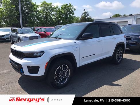 Used 2023 Jeep Grand Cherokee Trailhawk AWD/4WD image 1