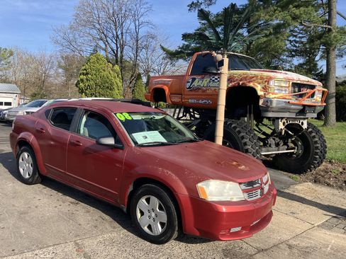 Used 2008 Dodge Avenger SE FWD image 2